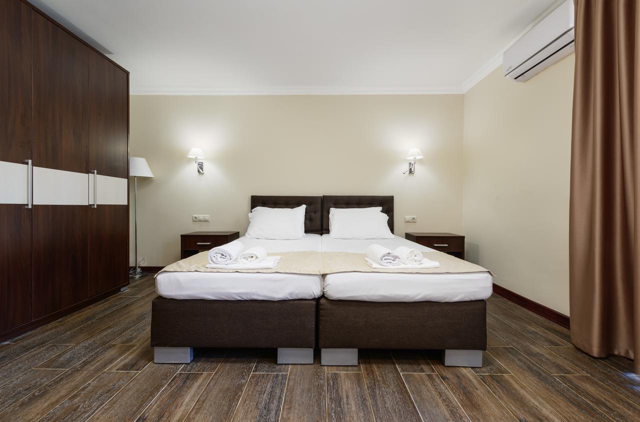 Hotel Cheluskintsev Gagra Exterior foto