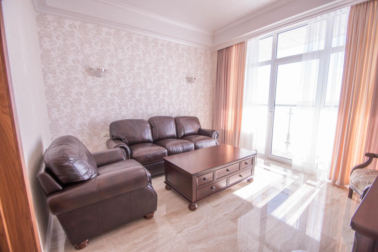 Hotel Cheluskintsev Gagra Exterior foto