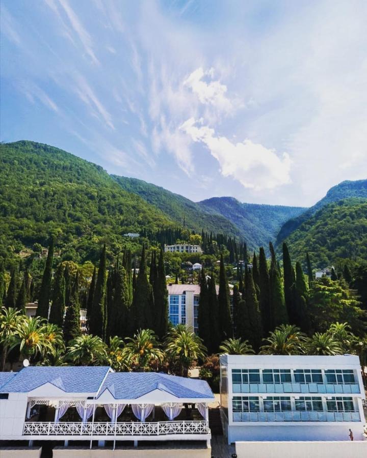 Hotel Cheluskintsev Gagra Exterior foto
